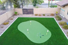 Pet-friendly Glendale Home w/ Pool & Putting Green