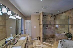 Pet-friendly Glendale Home w/ Pool & Putting Green