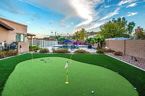 Pet-friendly Glendale Home w/ Pool & Putting Green