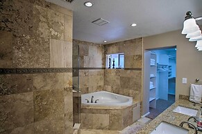 Pet-friendly Glendale Home w/ Pool & Putting Green