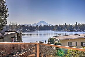 Stunning Kent Lake House w/ Private Dock!