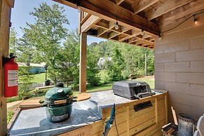 Pet-friendly Cabin w/ Dock on Lake Martin!