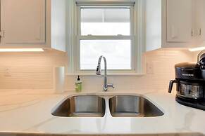 Waterfront Vacation Rental Home on Newport River!