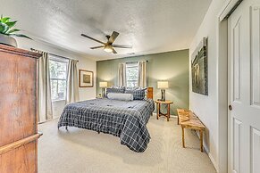 Charming Ruidoso House w/ Deck & Mountain Views!