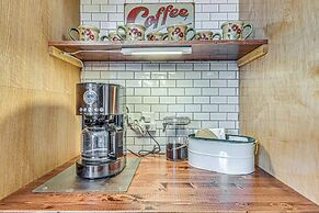 Charming Ruidoso House w/ Deck & Mountain Views!