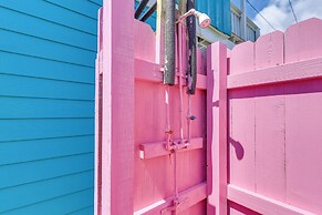 Walk to Shore: Freeport Beach House w/ Grill!