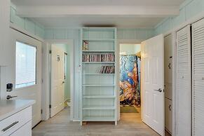 Walk to Shore: Freeport Beach House w/ Grill!