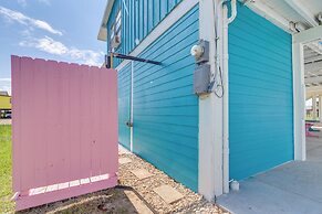 Walk to Shore: Freeport Beach House w/ Grill!