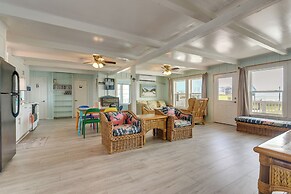 Walk to Shore: Freeport Beach House w/ Grill!