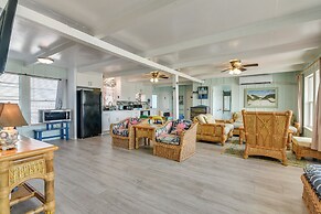 Walk to Shore: Freeport Beach House w/ Grill!