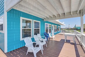 Walk to Shore: Freeport Beach House w/ Grill!