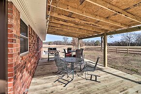 Greers Ferry Home on 40 Acres 1/4 Mi to Lake!