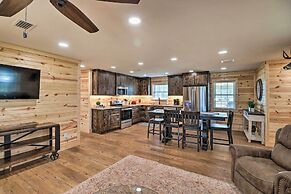 Greers Ferry Home on 40 Acres 1/4 Mi to Lake!