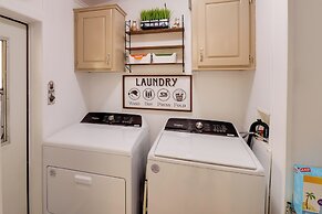 Overgaard Family Retreat w/ Fire Pit & Grill!