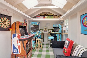 Overgaard Family Retreat w/ Fire Pit & Grill!