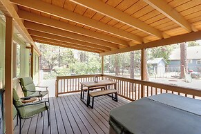 Overgaard Family Retreat w/ Fire Pit & Grill!