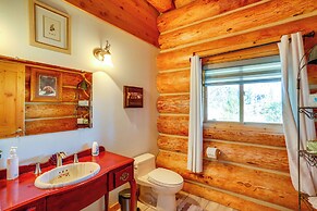 Deck, Grill & River Access: California Escape!