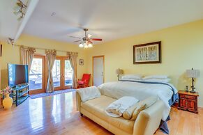 Deck, Grill & River Access: California Escape!