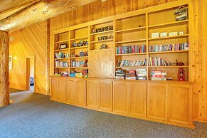 Deck, Grill & River Access: California Escape!