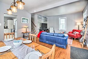 Aurora Outdoorsy Getaway w/ Deck & Grill!