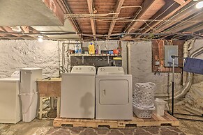 Niagara Falls Townhome: Near Wineries!