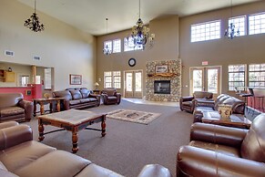 Overgaard Condo w/ Balcony, Near Hiking & Golfing