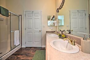 Creekside Payson Cabin w/ Deck - Near Hiking!