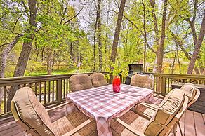 Creekside Payson Cabin w/ Deck - Near Hiking!