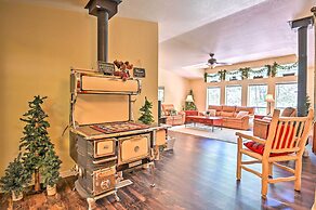 Creekside Payson Cabin w/ Deck - Near Hiking!