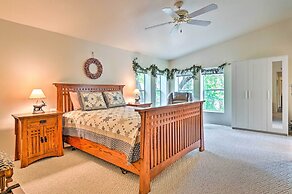 Creekside Payson Cabin w/ Deck - Near Hiking!