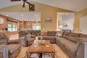 Family-friendly Retreat w/ Deck in Cassville!