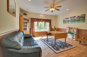 Family-friendly Retreat w/ Deck in Cassville!