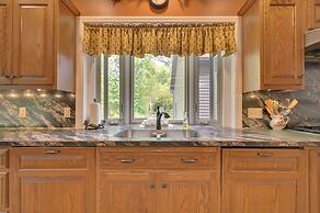 Family-friendly Retreat w/ Deck in Cassville!