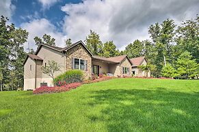 Family-friendly Retreat w/ Deck in Cassville!