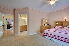 Family-friendly Retreat w/ Deck in Cassville!