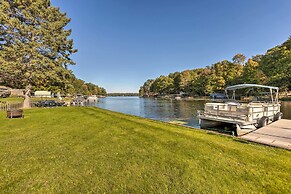 Lakefront Ludington Retreat w/ Kayaks & Fire Pit!