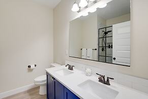 Lovely Clinton Home w/ Hot Tub on 10 Acres!