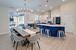 Lovely Clinton Home w/ Hot Tub on 10 Acres!