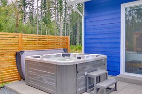 Lovely Clinton Home w/ Hot Tub on 10 Acres!