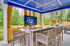 Lovely Clinton Home w/ Hot Tub on 10 Acres!