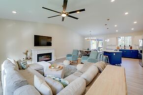 Lovely Clinton Home w/ Hot Tub on 10 Acres!