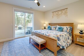 Lovely Clinton Home w/ Hot Tub on 10 Acres!