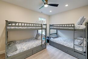 Lovely Clinton Home w/ Hot Tub on 10 Acres!