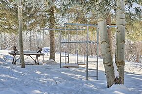 Elevated Alpine Escape: Mtn Views + Game Room!