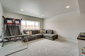 Family-friendly Townhome ~ 2 Mi to Windsor Lake!