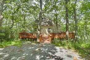 Wintergreen Home w/ Hot Tub, Deck & Mountain Views