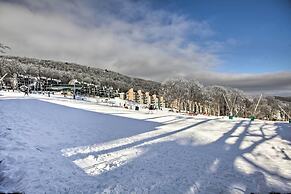 Wintergreen Home w/ Hot Tub, Deck & Mountain Views