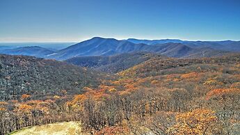 Wintergreen Home w/ Hot Tub, Deck & Mountain Views