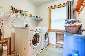 Storybook Stratton House: 3 Mi to Mount Snow!