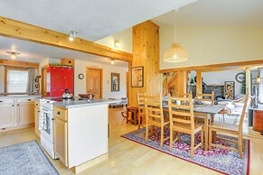 Storybook Stratton House: 3 Mi to Mount Snow!